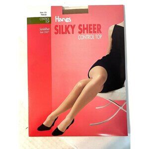 Hanes‎ Vintage 90's Silky Sheer Control Top Panyhose Women's Size CD Natural NWT